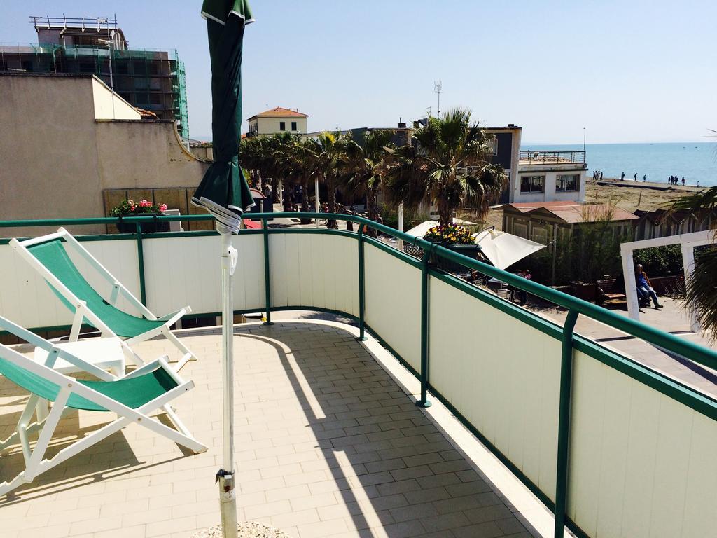 Lungomare Hotel มารินา ดิ เชชินา ภายนอก รูปภาพ